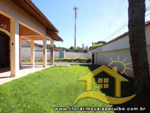 Casa para  no bairro Stella Maris, em Peruíbe / .