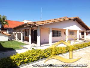 Casa para  no bairro Stella Maris, em Peruíbe / .