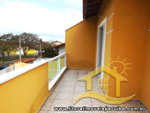 Casa - Sobrado com 3 dormitórios (sendo 2 suite(s)) a 900,00 metros praia.