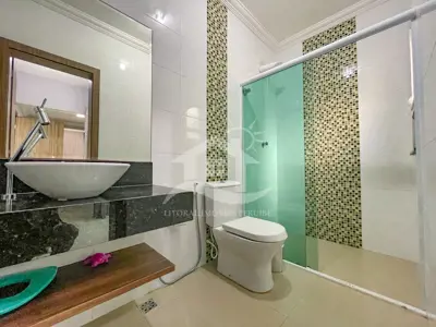 Casa - Térrea com 4 dormitórios (sendo 4 suite(s)) a 100,00 metros praia.