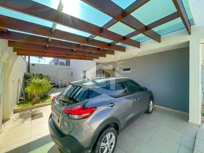 Casa - Térrea com 4 dormitórios (sendo 4 suite(s)) a 100,00 metros praia.