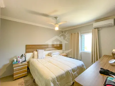 Casa - Térrea com 4 dormitórios (sendo 4 suite(s)) a 100,00 metros praia.