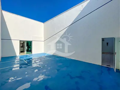 Casa - Térrea com 4 dormitórios (sendo 4 suite(s)) a 100,00 metros praia.