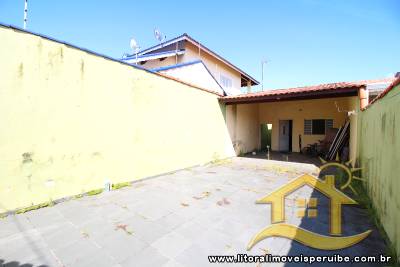 Casa - Térrea com 2 quartos (sendo 1 suite(s)) a 1500,00 metros praia.