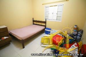 Casa - Térrea com 2 quartos (sendo 1 suite(s)) a 1500,00 metros praia.