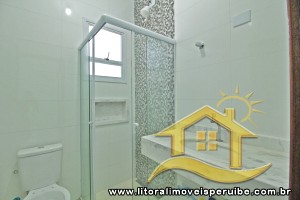 Casa - Térrea com 3 quartos (sendo 1 suite(s)) a 0,00 metros praia.