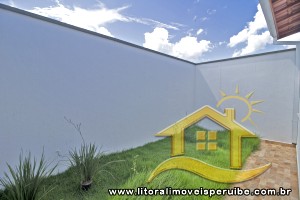 Casa - Térrea com 3 quartos (sendo 1 suite(s)) a 0,00 metros praia.