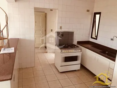 Apartamento - Amplo com 3 dormitórios (sendo 1 suite(s)) a 600,00 metros praia.