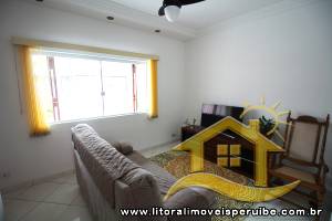 Casa - Térrea com Edícula com 2 dormitórios (sendo 1 suite(s)) a 900,00 metros praia.