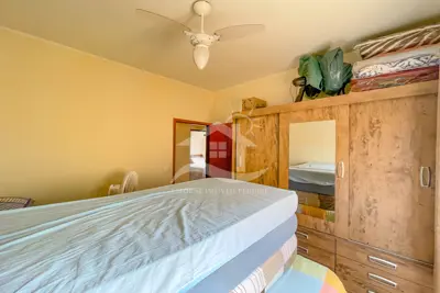 Casa - Térrea com Edícula com 3 dormitórios (sendo 1 suite(s)) a 600,00 metros praia.