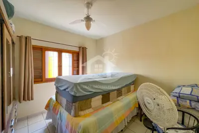 Casa - Térrea com Edícula com 3 dormitórios (sendo 1 suite(s)) a 600,00 metros praia.