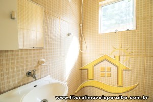 Casa - Térrea com 1 quartos (sendo 0 suite(s)) a 1400,00 metros praia.