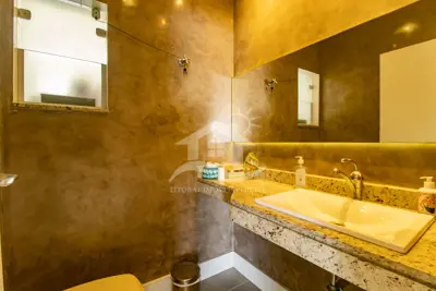 Casa - Sobrado com 4 dormitórios (sendo 2 suite(s)) a 100,00 metros praia.