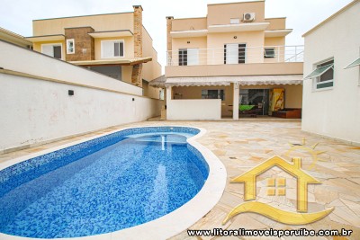 Casa - Sobrado com 3 quartos (sendo 3 suite(s)) a 1000,00 metros praia.