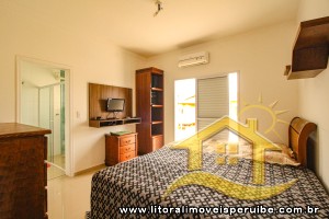 Casa - Sobrado com 3 quartos (sendo 3 suite(s)) a 1000,00 metros praia.