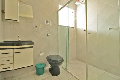 Casa - Sobrado com 4 dormitórios (sendo 2 suite(s)) a 100,00 metros praia.