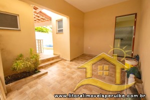 Casa - Assobradada com 2 dormitórios (sendo 2 suite(s)) a 600,00 metros praia.