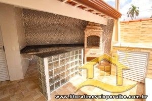 Casa - Assobradada com 2 dormitórios (sendo 2 suite(s)) a 600,00 metros praia.