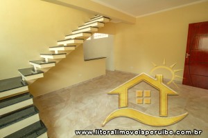 Casa - Assobradada com 2 dormitórios (sendo 2 suite(s)) a 600,00 metros praia.