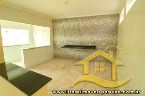Casa - Assobradada com 2 dormitórios (sendo 2 suite(s)) a 600,00 metros praia.