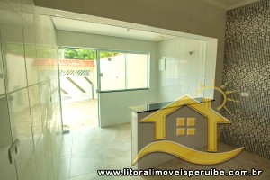 Casa - Assobradada com 2 dormitórios (sendo 2 suite(s)) a 600,00 metros praia.