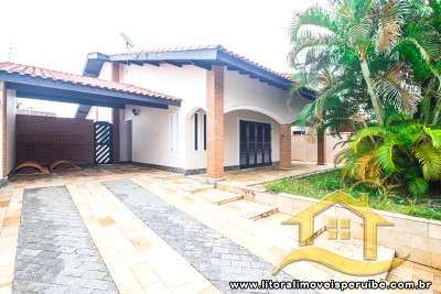 Casa para venda no bairro 55, em Peruíbe / SP.