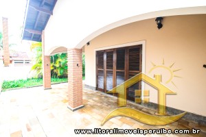 Casa para venda no bairro 55, em Peruíbe / SP.