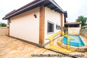 Casa para venda no bairro 55, em Peruíbe / SP.