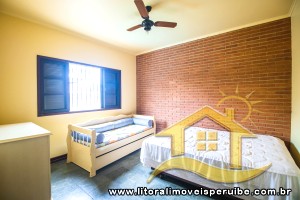 Casa para venda no bairro 55, em Peruíbe / SP.