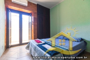 Casa para venda no bairro 40, em Peruíbe / SP.