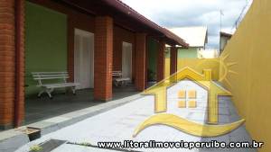 Casa - Térrea com 2 dormitórios (sendo 1 suite(s)) a 700,00 metros praia.