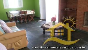 Casa - Térrea com 2 dormitórios (sendo 1 suite(s)) a 700,00 metros praia.