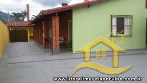 Casa - Térrea com 2 dormitórios (sendo 1 suite(s)) a 700,00 metros praia.