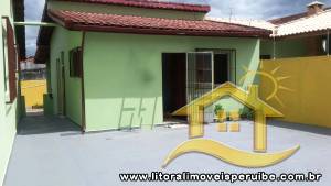 Casa - Térrea com 2 dormitórios (sendo 1 suite(s)) a 700,00 metros praia.