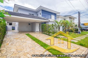 Casa - Sobrado com 4 dormitórios (sendo 4 suite(s)) a 1000,00 metros praia.