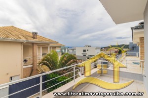 Casa - Sobrado com 4 dormitórios (sendo 4 suite(s)) a 1000,00 metros praia.