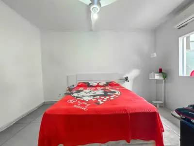 Casa - Térrea com 2 quartos (sendo 1 suite(s)) a 600,00 metros praia.