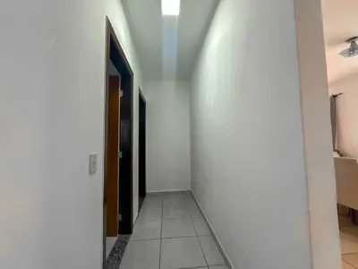Casa - Térrea com 2 quartos (sendo 1 suite(s)) a 600,00 metros praia.
