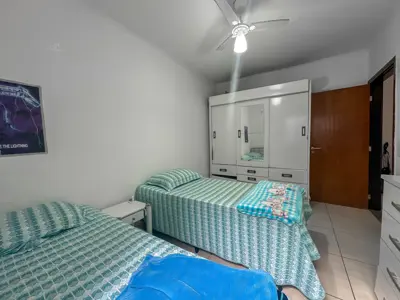 Casa - Térrea com 2 quartos (sendo 1 suite(s)) a 600,00 metros praia.