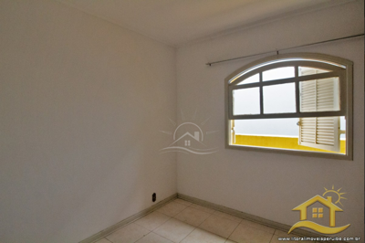 Conjunto - Comercial com 0 dormitórios (sendo 0 suite(s)) a 400,00 metros praia.