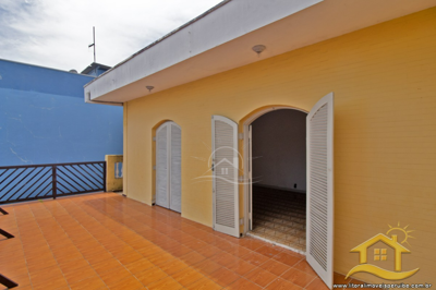 Conjunto - Comercial com 0 dormitórios (sendo 0 suite(s)) a 400,00 metros praia.