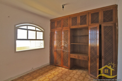 Conjunto - Comercial com 0 dormitórios (sendo 0 suite(s)) a 400,00 metros praia.