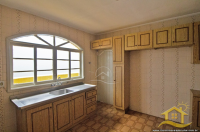 Conjunto - Comercial com 0 dormitórios (sendo 0 suite(s)) a 400,00 metros praia.