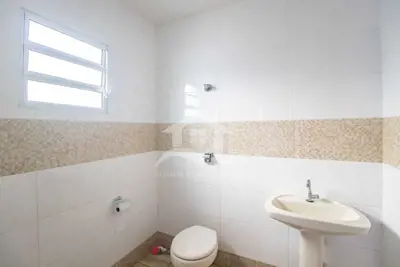 Casa - Assobradada com 5 dormitórios (sendo 5 suite(s)) a 800,00 metros praia.