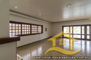 Casa - Assobradada com 4 dormitórios (sendo 3 suite(s)) a 0,00 metros praia.