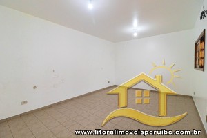 Casa - Assobradada com 4 dormitórios (sendo 3 suite(s)) a 0,00 metros praia.