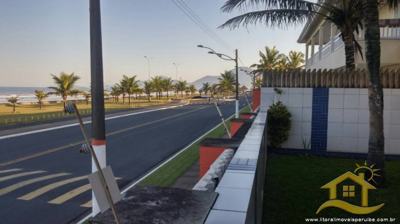 Casa - Sobrado com 4 dormitórios (sendo 2 suite(s)) a 0,00 metros praia.
