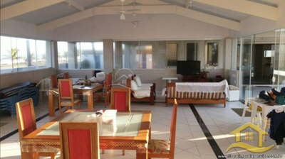 Casa - Sobrado com 4 dormitórios (sendo 2 suite(s)) a 0,00 metros praia.