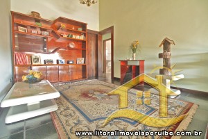 Casa - Térrea com 5 dormitórios (sendo 2 suite(s)) a 500,00 metros praia.