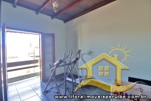 Casa - Térrea com 5 dormitórios (sendo 2 suite(s)) a 500,00 metros praia.